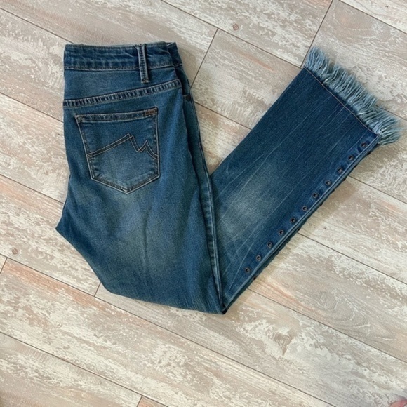Max Jeans Women’s Size 4 Baby Boot Style Fringed Bottom Ankle Length EUC - Picture 5 of 9